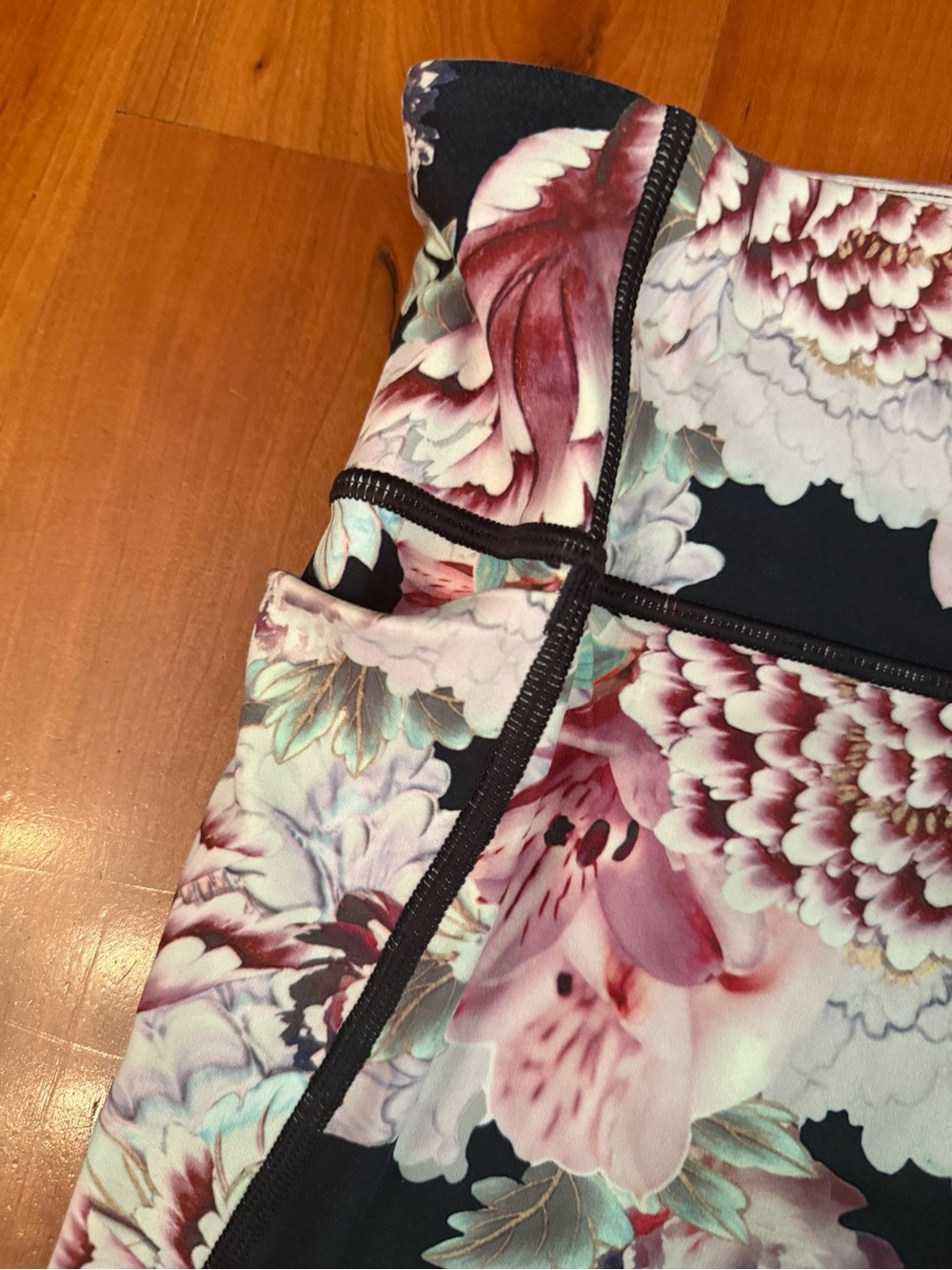 Athleta Floral Print Womens’ Active Leggings - Pink on Black - Picture 3 of 3